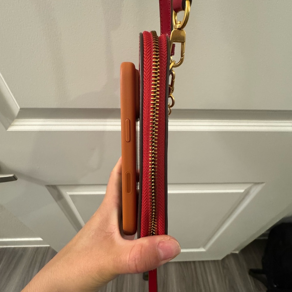 Tory Burch Deep Red Crossbody Phone holder - Picture 11 of 13
